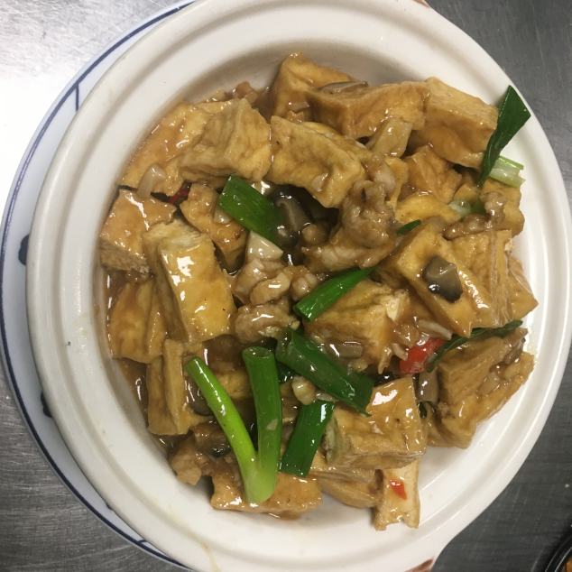 鱼香豆腐 Tofu in yu heung stijl met bami