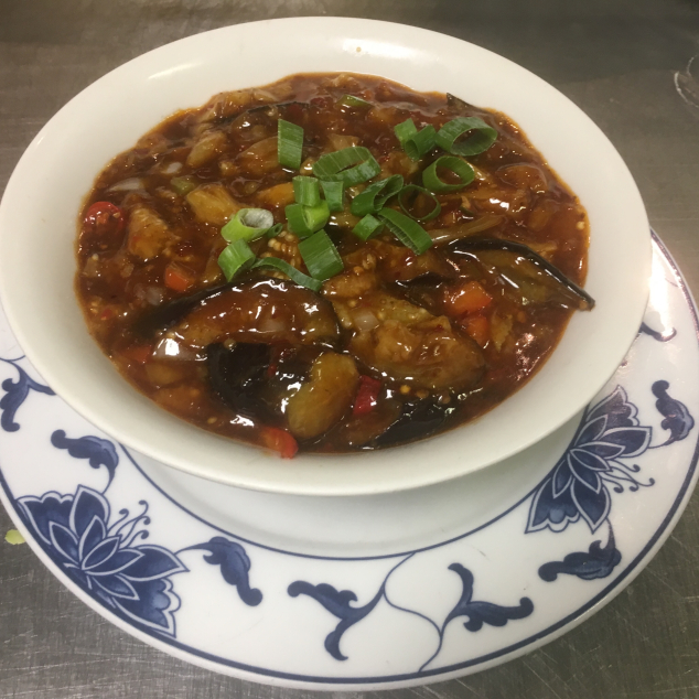 川辣茄子Aubergine  in Szechuan stijl met witte rijst