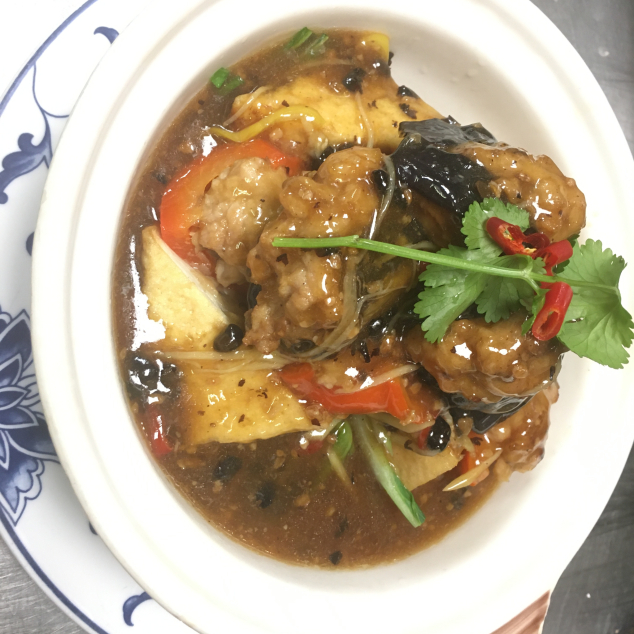 煎釀三寶(大) Gevulde tofu aubergine en paprika(Groot) met witte rijst